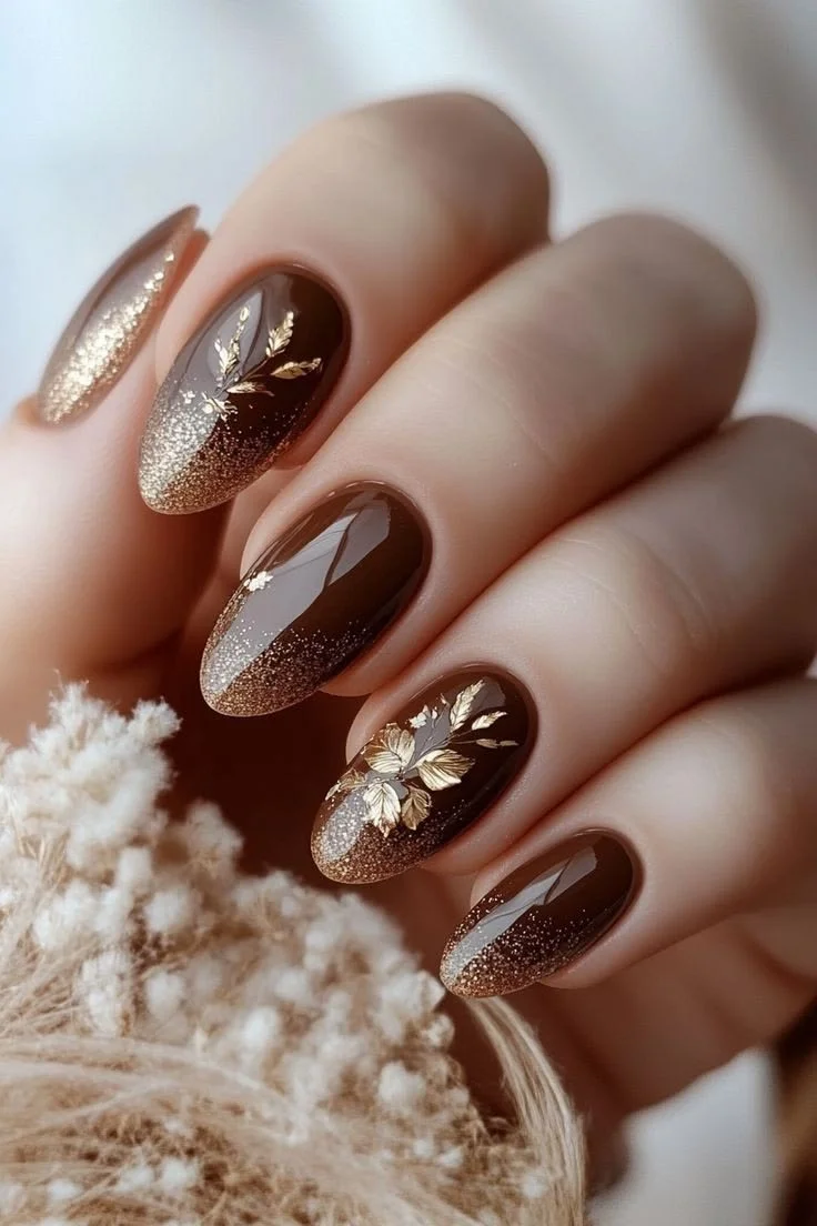 Màu nail Tết cho da ngăm