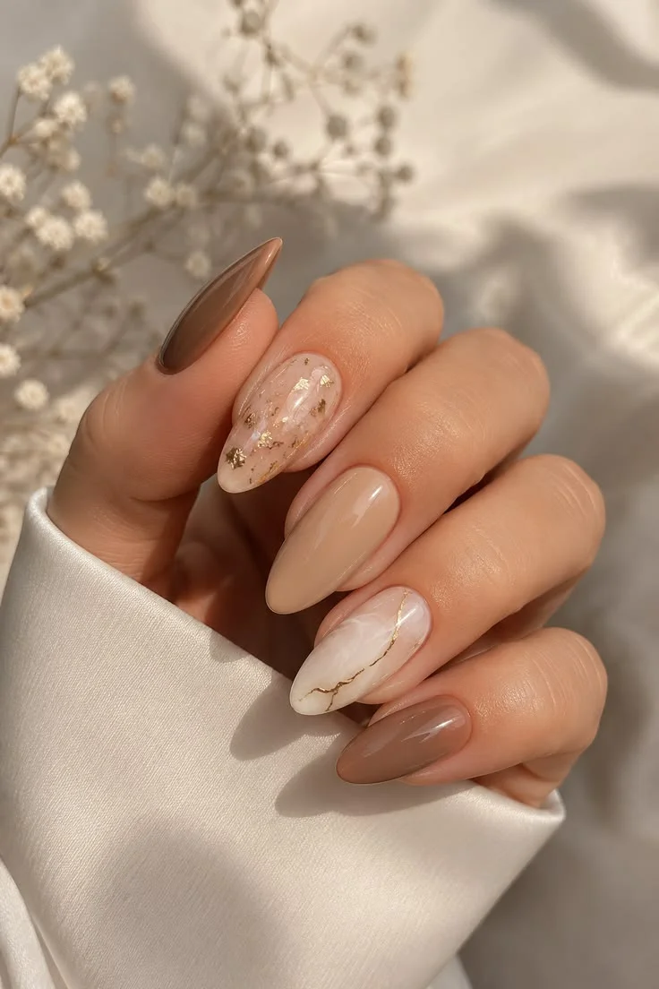 Màu nail Tết cho da ngăm